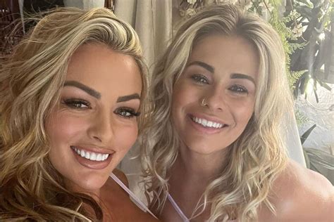 Mandy Rose, Paige VanZant Pose Together For Adult Photos。